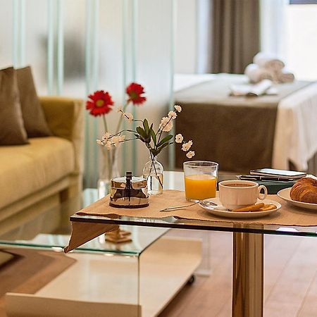מאלגה Apartamentos Suites Oficentro Deluxe חדר תמונה