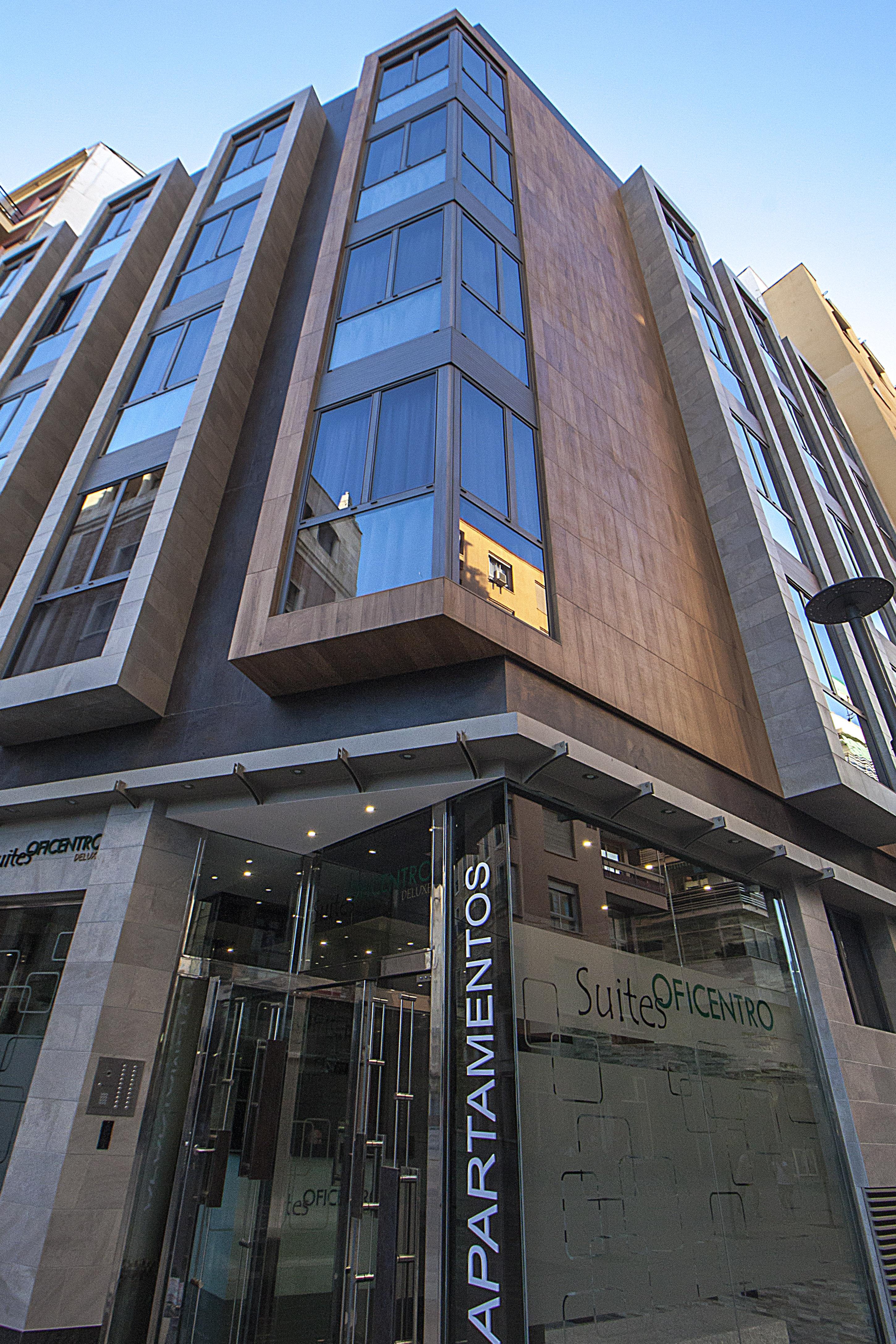 מאלגה Apartamentos Suites Oficentro Deluxe מראה חיצוני תמונה