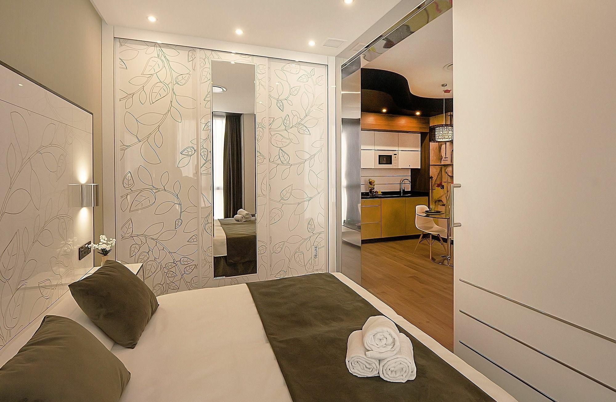 מאלגה Apartamentos Suites Oficentro Deluxe מראה חיצוני תמונה