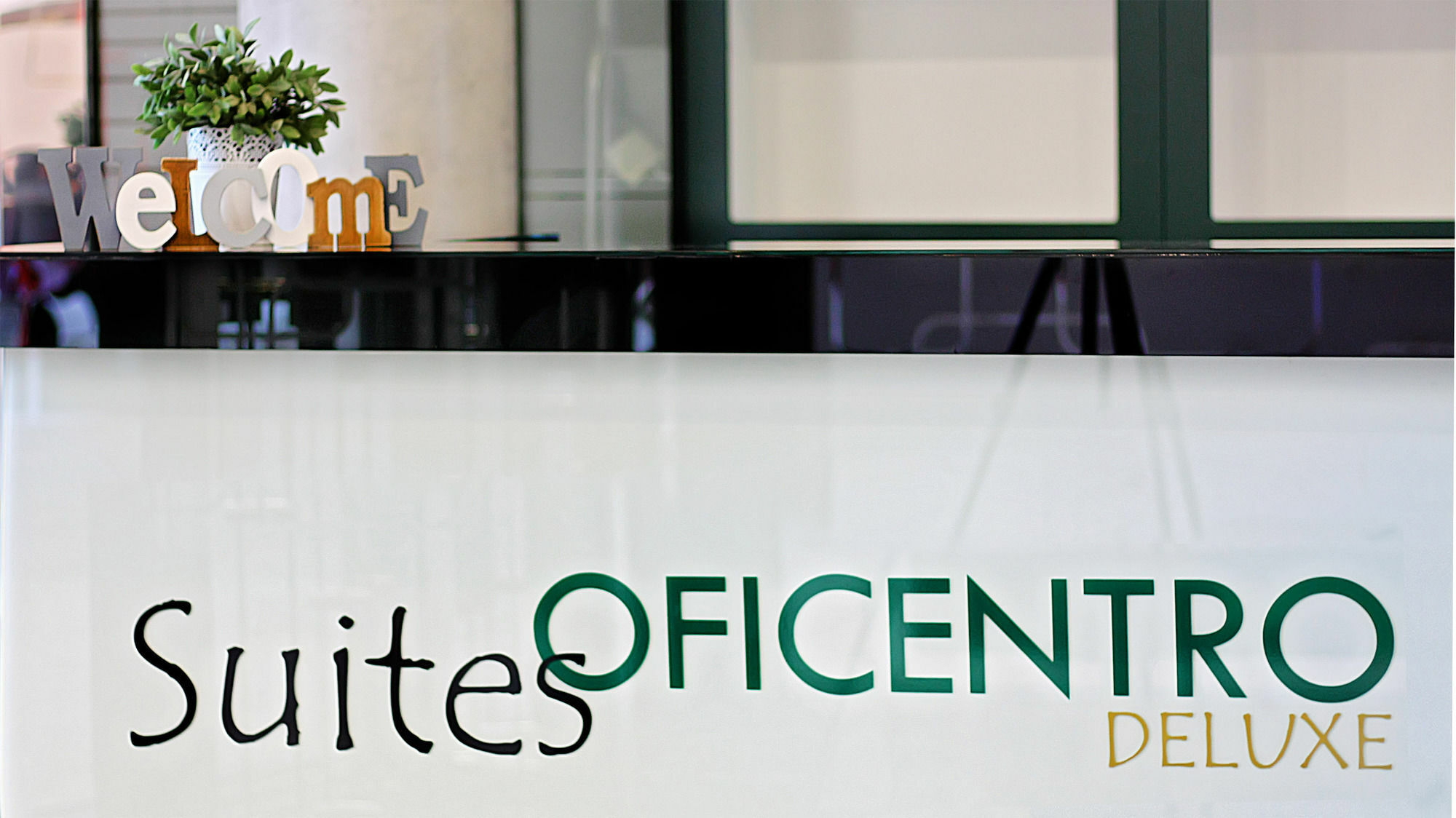 מאלגה Apartamentos Suites Oficentro Deluxe מראה חיצוני תמונה